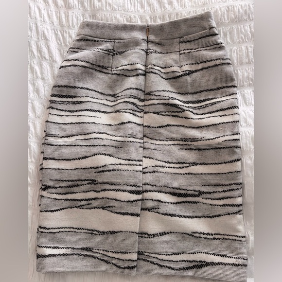Hugo Boss Gray and Black Striped Pencil Skirt - Picture 8 of 10